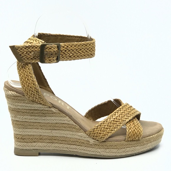 REPORT TAN WOVEN LEATER WEDGE SANDAL - Picture 5 of 8